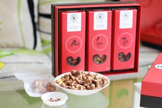 Tết đến sum vầy, thưởng thức hạt điều ngon ngất ngây! Tết đến sum vầy, thưởng thức hạt điều ngon ngất ngây!